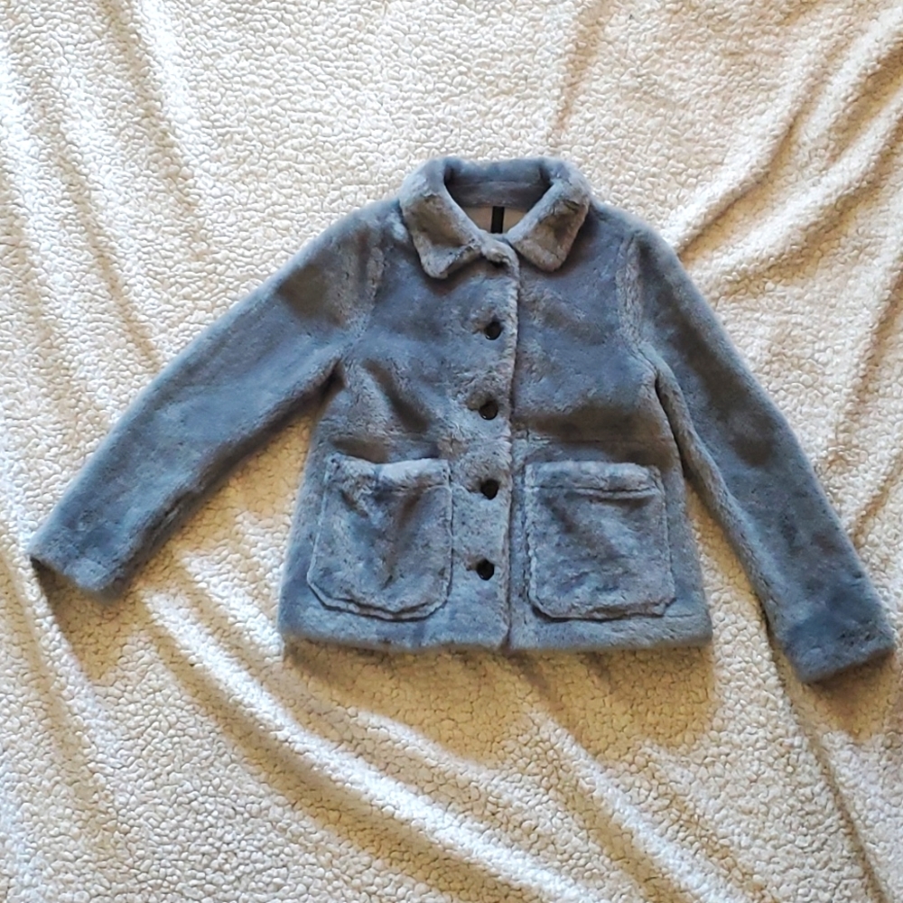 New. Tags lost. BURBERRY real shearling smokey grey coat. Made in Italy.Size 8.